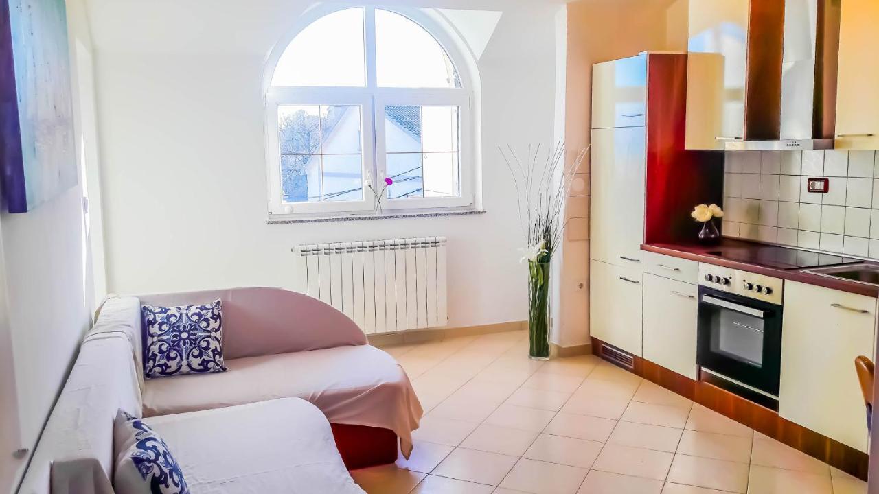 Apartments Relax Near Опатия Екстериор снимка