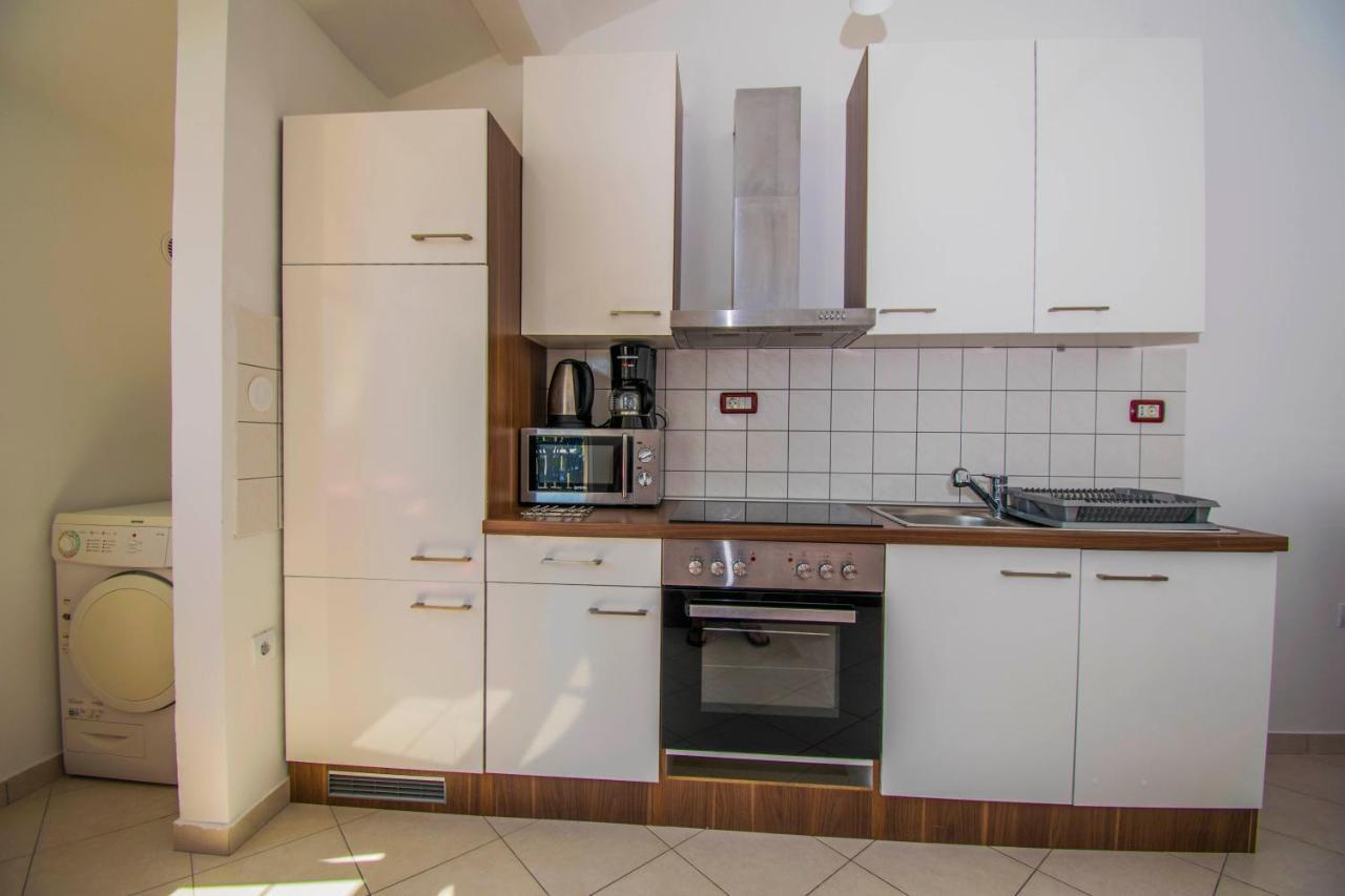 Apartments Relax Near Опатия Екстериор снимка