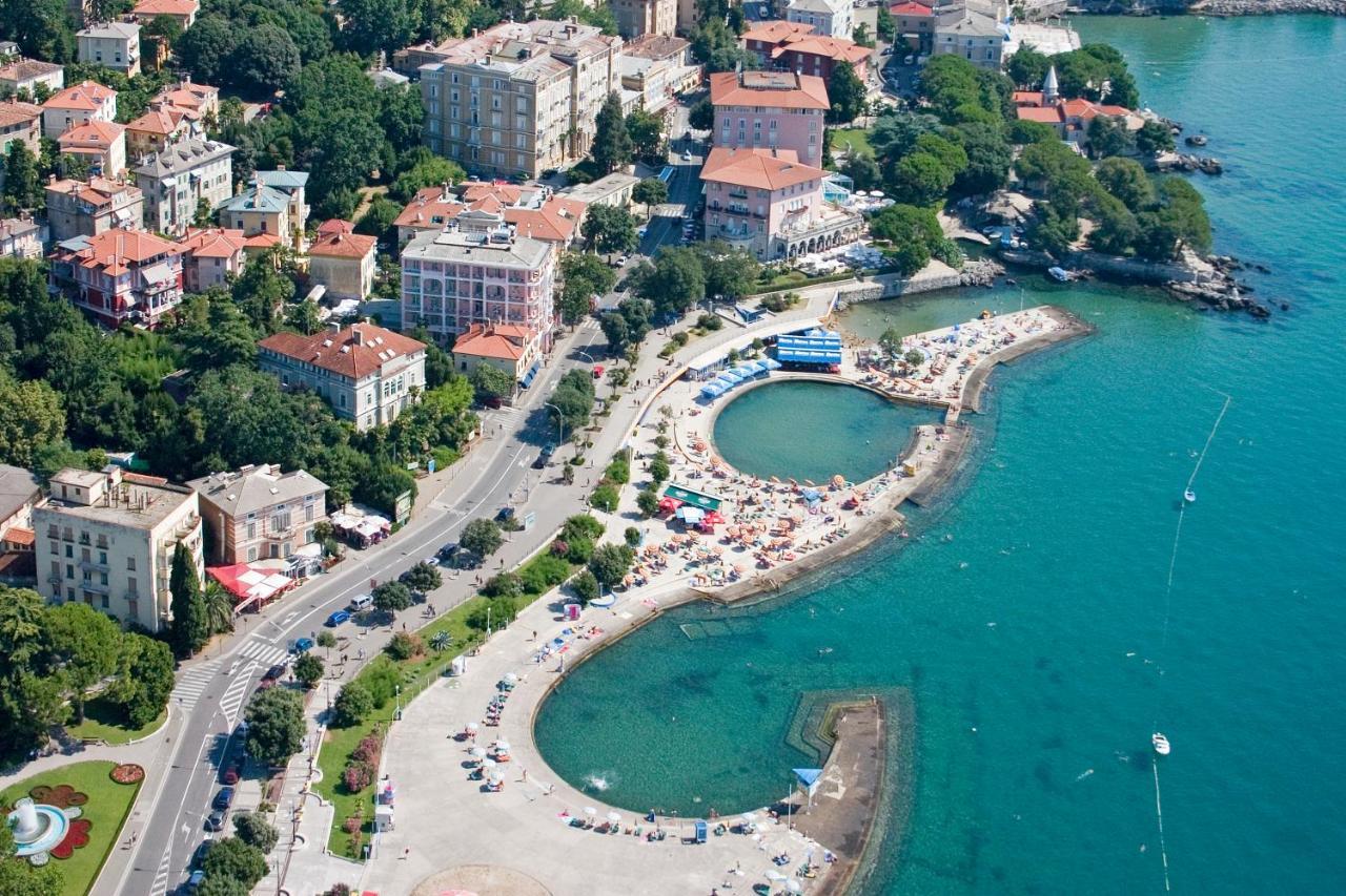 Apartments Relax Near Опатия Екстериор снимка