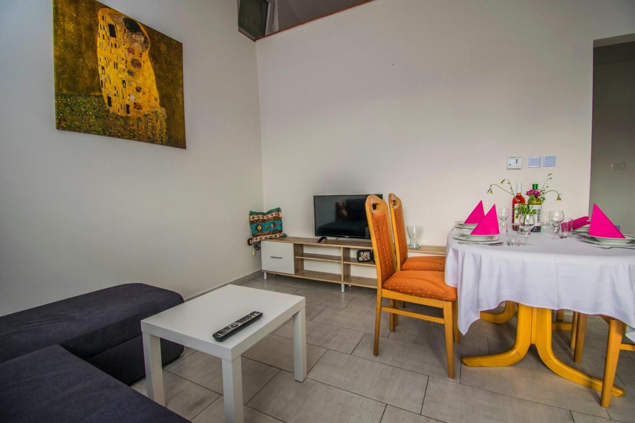 Apartments Relax Near Опатия Екстериор снимка