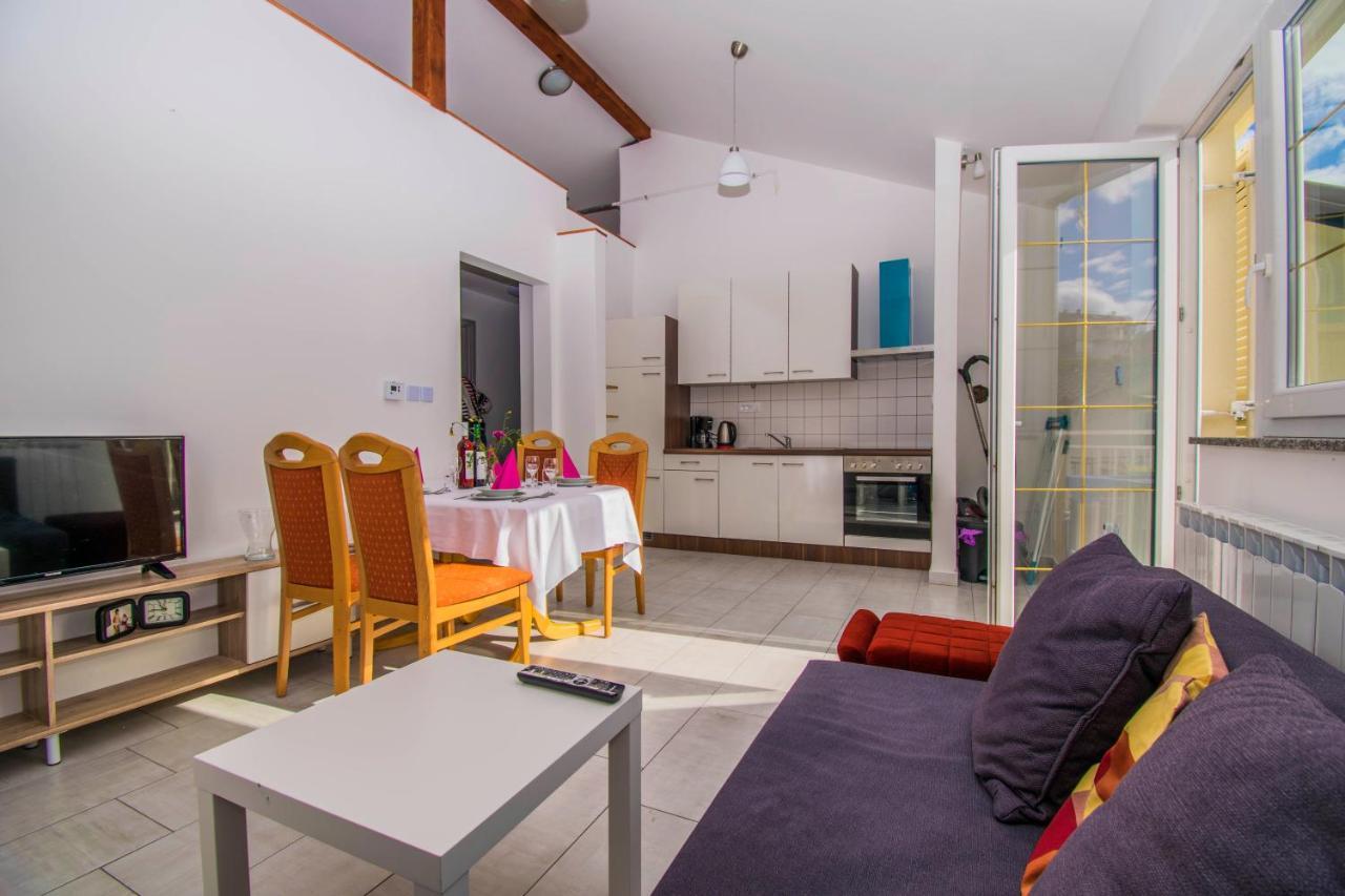 Apartments Relax Near Опатия Екстериор снимка
