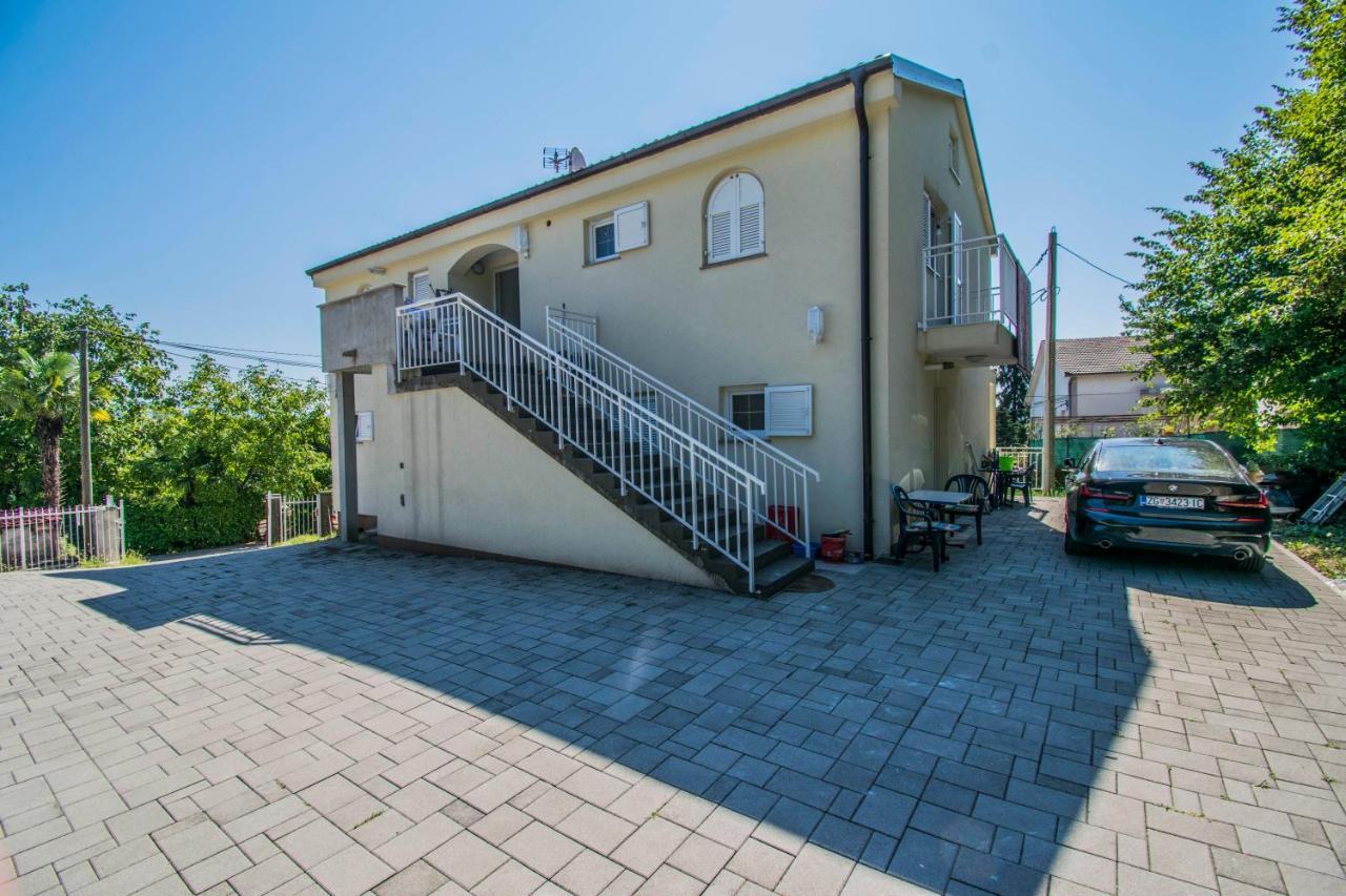Apartments Relax Near Опатия Екстериор снимка