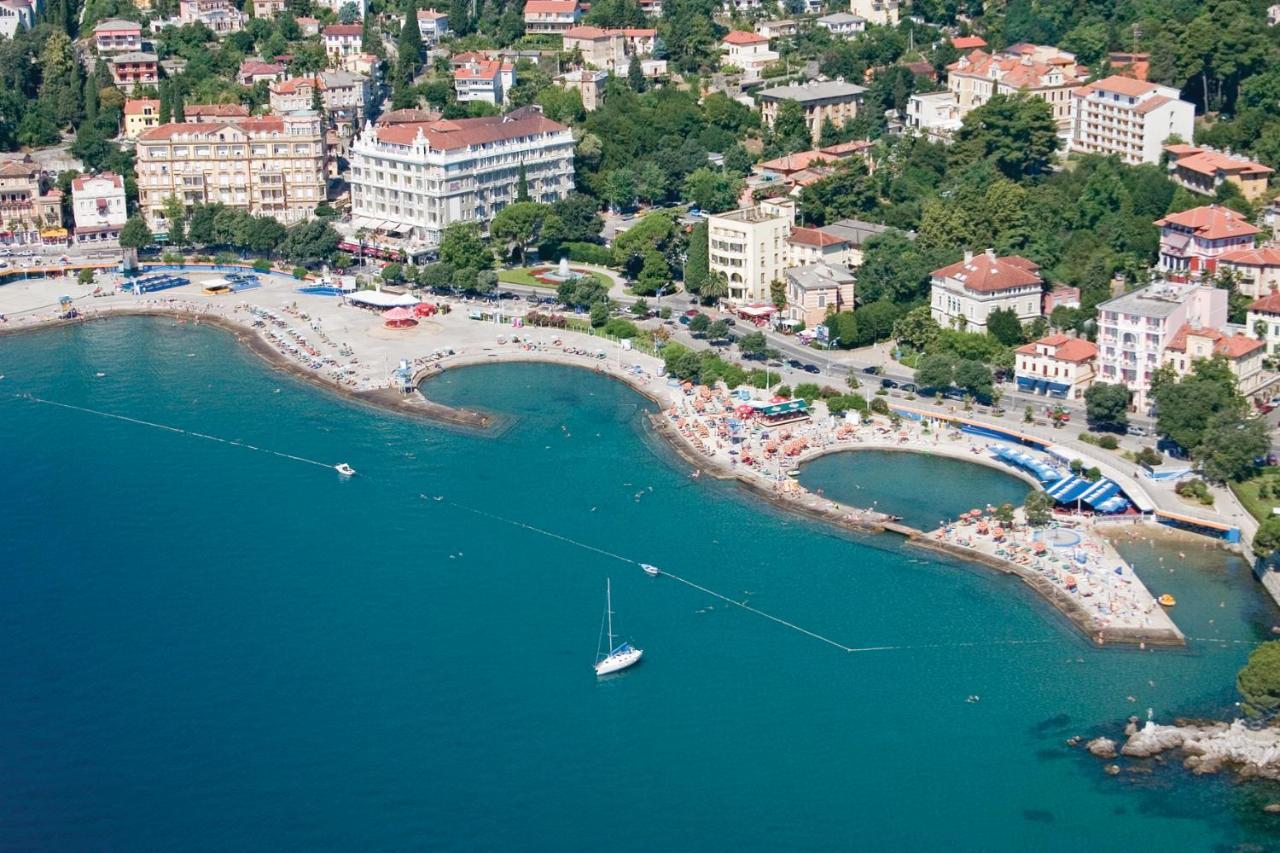 Apartments Relax Near Опатия Екстериор снимка